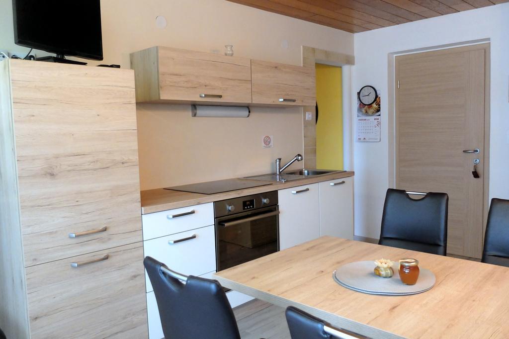Apartment Milena Nomenj Exterior photo